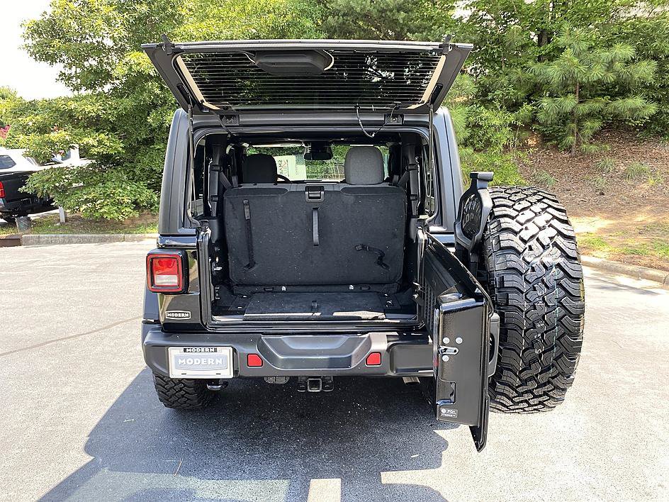 Used 2026 Jeep Wrangler Sport AWD/4WD image 23