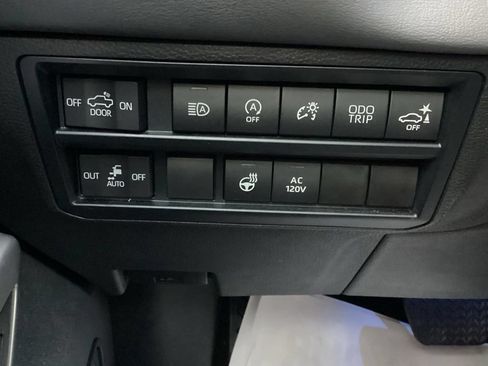 Used 2023 Toyota Tundra Platinum AWD/4WD image 23