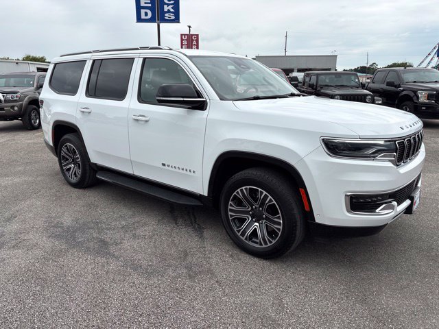 Used 2024 Jeep Wagoneer Series II AWD/4WD image 4