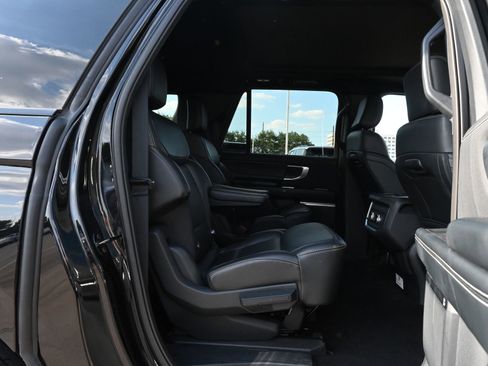 Used 2025 Ford Expedition Max Platinum w/ Stealth Appearance Package AWD/4WD image 24
