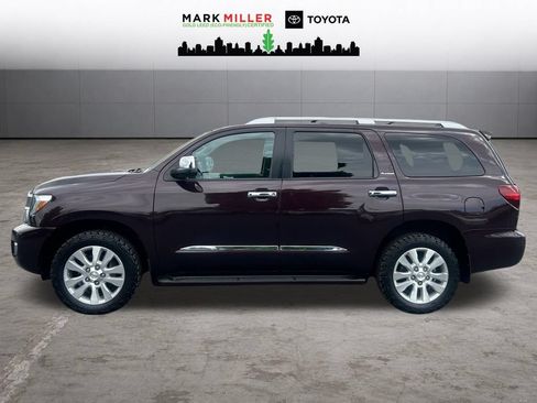 Used 2019 Toyota Sequoia Platinum AWD/4WD image 2