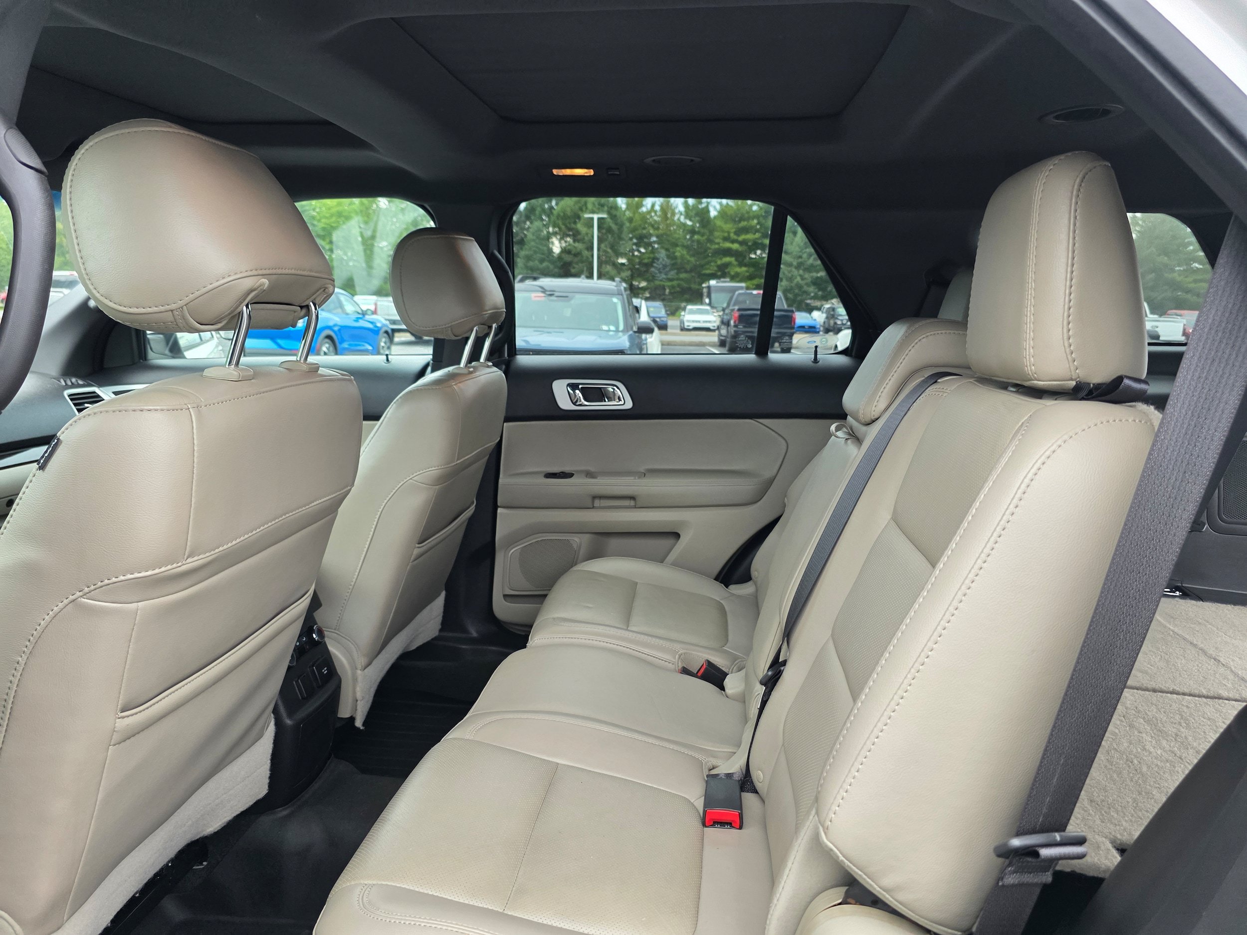 Used 2014 Ford Explorer Limited w/ Equipment Group 301A AWD/4WD image 10