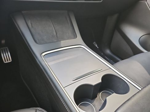 Used 2022 Tesla Model Y Performance AWD/4WD image 22