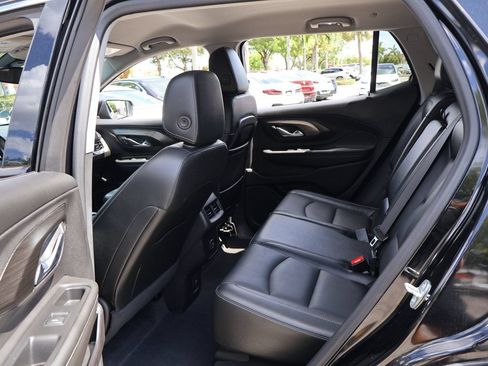 Used 2024 GMC Terrain SLT FWD image 31