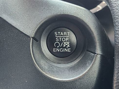 Used 2019 Jeep Compass Altitude image 21