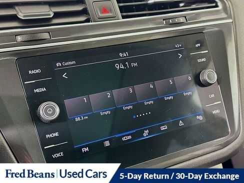 Certified 2023 Volkswagen Tiguan SE w/ Panoramic Sunroof Package image 15