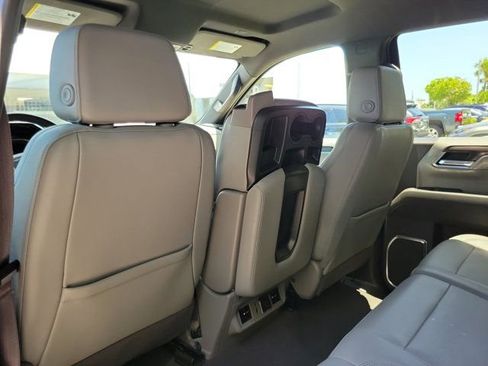 Used 2025 GMC Sierra 1500 SLT RWD image 7