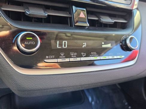 Used 2020 Toyota Corolla LE image 25