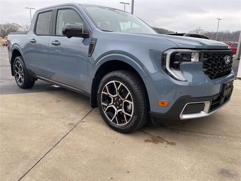 Used 2025 Ford Maverick Lariat w/ 4K Tow Package image 12