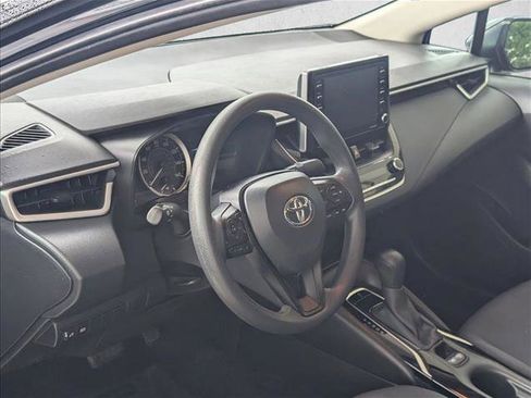 Used 2021 Toyota Corolla LE image 11
