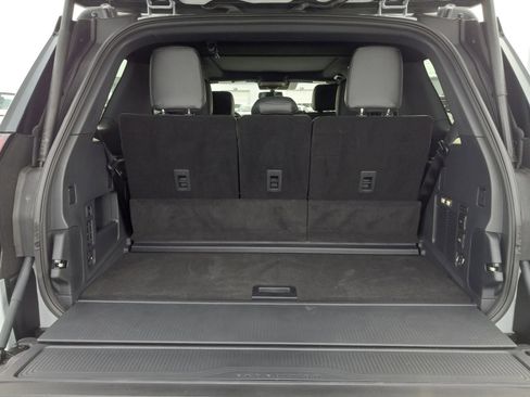 Used 2025 Ford Expedition Platinum w/ Stealth Appearance Package image 11