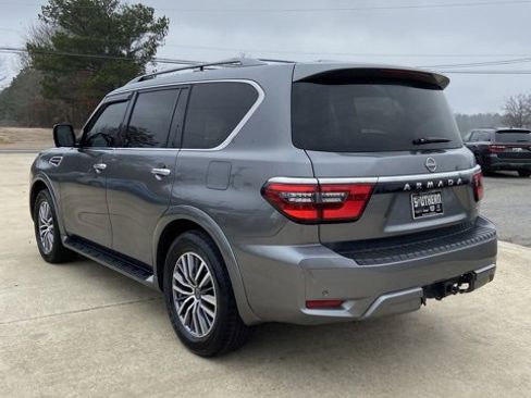 Used 2023 Nissan Armada SL w/ Captain's Chairs Package image 6