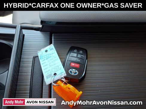 Used 2025 Toyota Sienna XLE FWD image 38