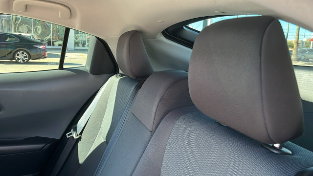 Used 2025 Toyota Prius LE FWD image 18