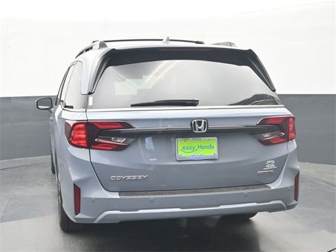 Used 2025 Honda Odyssey Touring image 6