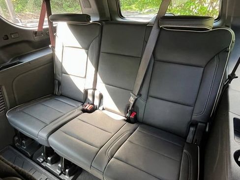 Used 2025 Chevrolet Suburban Premier AWD/4WD image 27