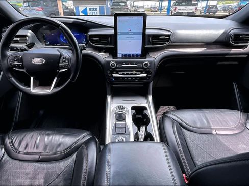 Used 2020 Ford Explorer Platinum w/ Premium Technology Package AWD/4WD image 16