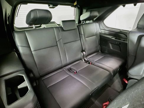 Certified 2024 Toyota Sequoia Platinum AWD/4WD image 29