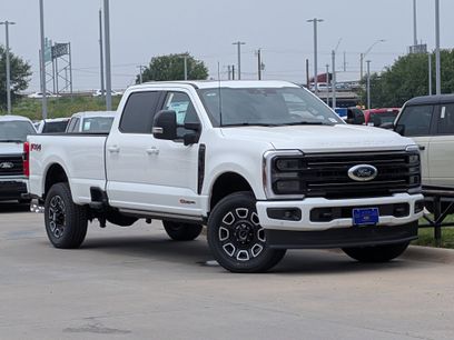 New 2025 Ford F350 Platinum w/ FX4 Off-Road Package
