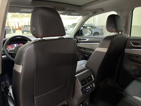 Certified 2026 Volkswagen Atlas Peak Edition AWD/4WD image 20