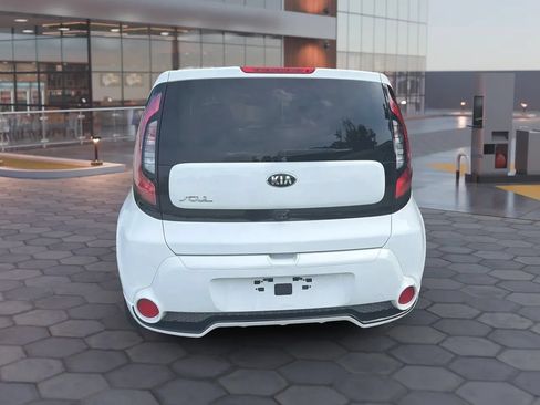 Used 2016 Kia Soul + w/ Soulful Package FWD image 9