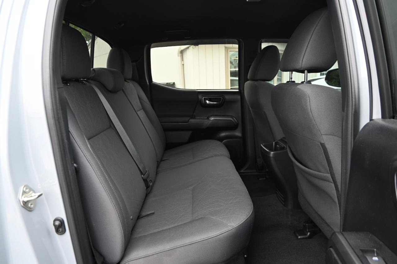 Used 2018 Toyota Tacoma TRD Sport w/ Technology Package AWD/4WD image 39
