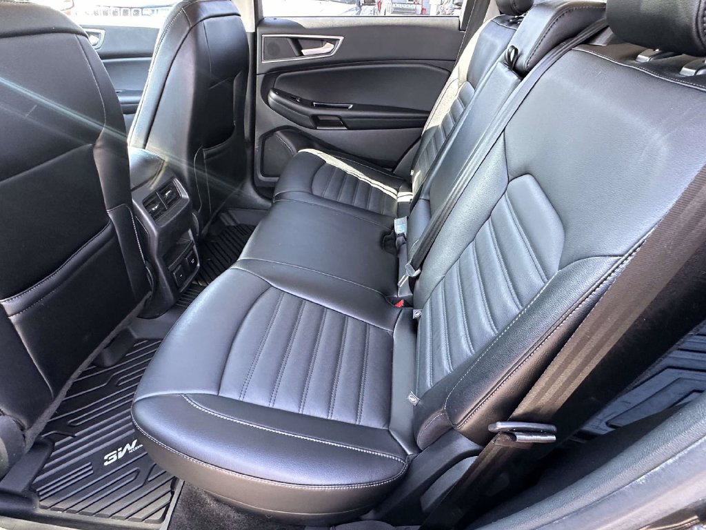 Used 2018 Ford Edge SEL w/ Equipment Group 201A AWD/4WD image 12
