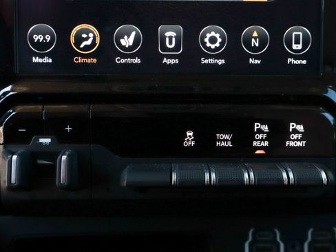 Used 2020 RAM 1500 Laramie image 32