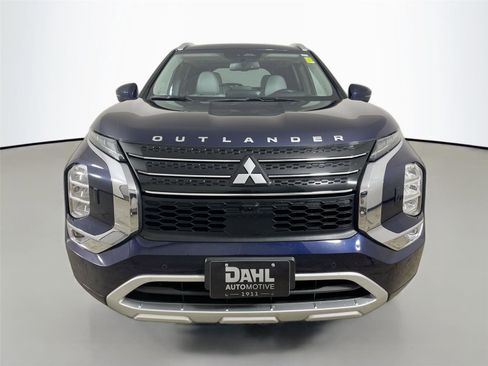 Used 2024 Mitsubishi Outlander SEL image 2