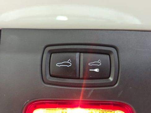 Used 2017 Porsche Cayenne S image 13