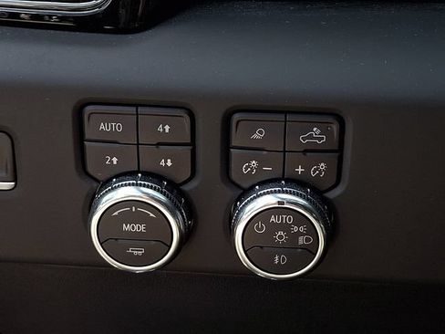 Used 2023 GMC Sierra 1500 AT4 w/ Technology Package AWD/4WD image 27