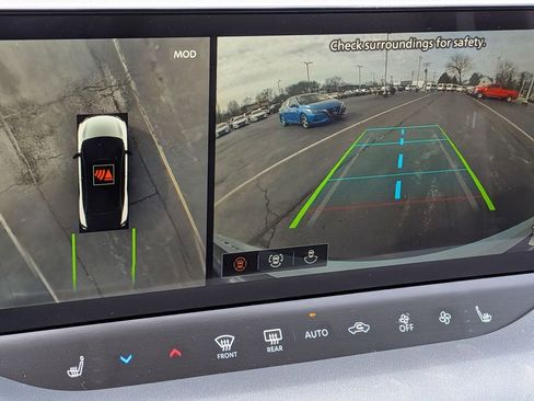 New 2026 Nissan Leaf SV+ w/ Floor Mat Package (SV+) FWD image 17