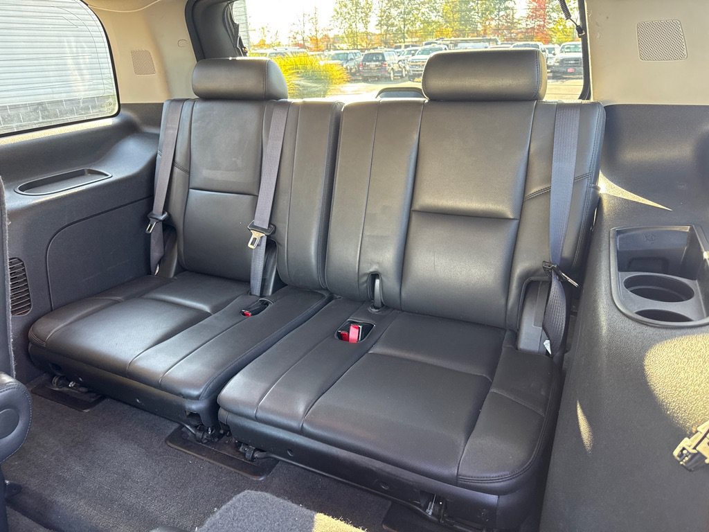 Used 2013 Cadillac Escalade Premium AWD/4WD image 12