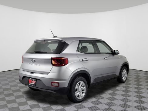New 2026 Hyundai Venue SE image 3