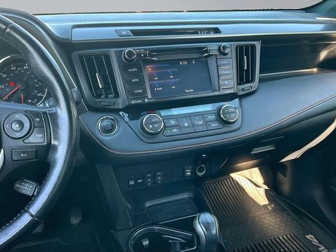 Used 2018 Toyota RAV4 SE w/ Power Extra Value Package AWD/4WD image 9