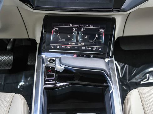 Used 2024 Audi Q8 e-tron Premium Plus AWD/4WD image 14