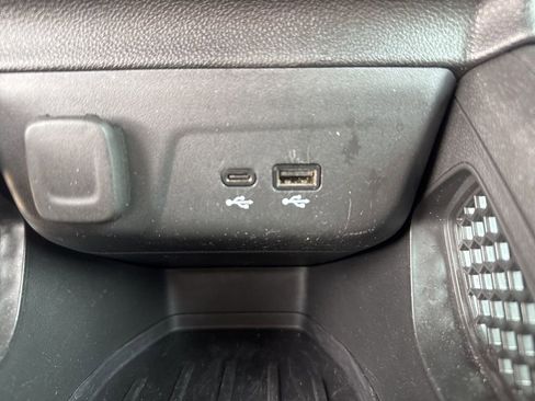 Used 2025 Chevrolet TrailBlazer LT AWD/4WD image 21