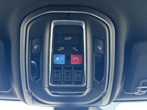 New 2025 Jeep Grand Cherokee L Limited image 16