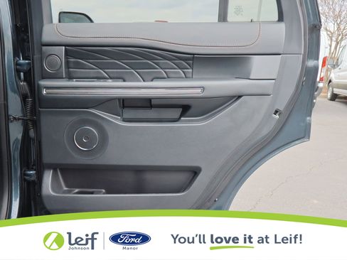 Used 2023 Ford Expedition Platinum image 33
