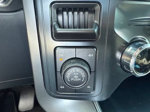 Used 2025 Ford F150 Lariat w/ Equipment Group 502A High AWD/4WD image 16