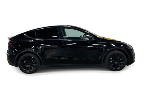 Certified 2023 Tesla Model Y Long Range AWD/4WD image 7
