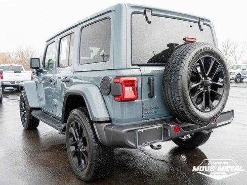 Used 2025 Jeep Wrangler Sahara 4xe image 8