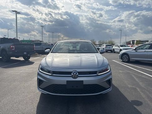 New 2026 Volkswagen Jetta SE FWD image 4
