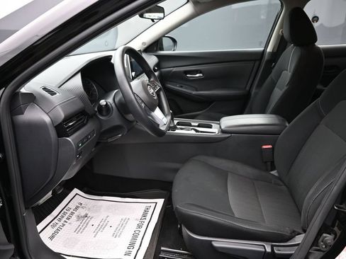Used 2024 Nissan Sentra SV FWD image 11