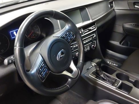 Used 2018 Kia Optima S image 17