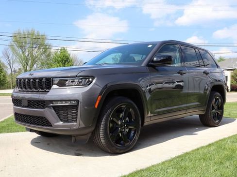 New 2026 Jeep Grand Cherokee Limited w/ Limited Altitude Package AWD/4WD image 7
