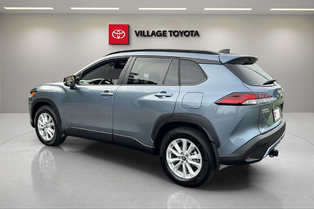 Certified 2026 Toyota Corolla Cross LE FWD image 3