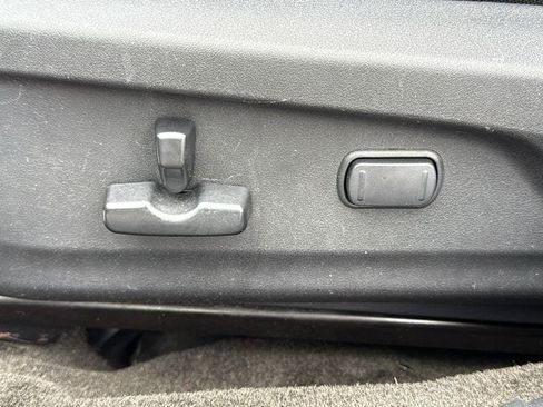 Used 2014 Subaru Legacy 2.5i Premium w/ Moonroof Package AWD/4WD image 11