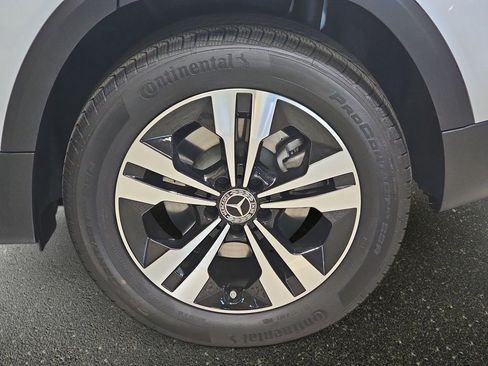 Used 2026 Mercedes-Benz GLB 250 4MATIC image 36