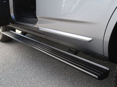 New 2026 GMC Yukon Denali w/ Sun & Power Step Package image 6